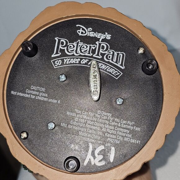 Disney Music Snow Globe Peter Pan Fly To Neverland With Music Souvenir Disneyana - Picture 7 of 9